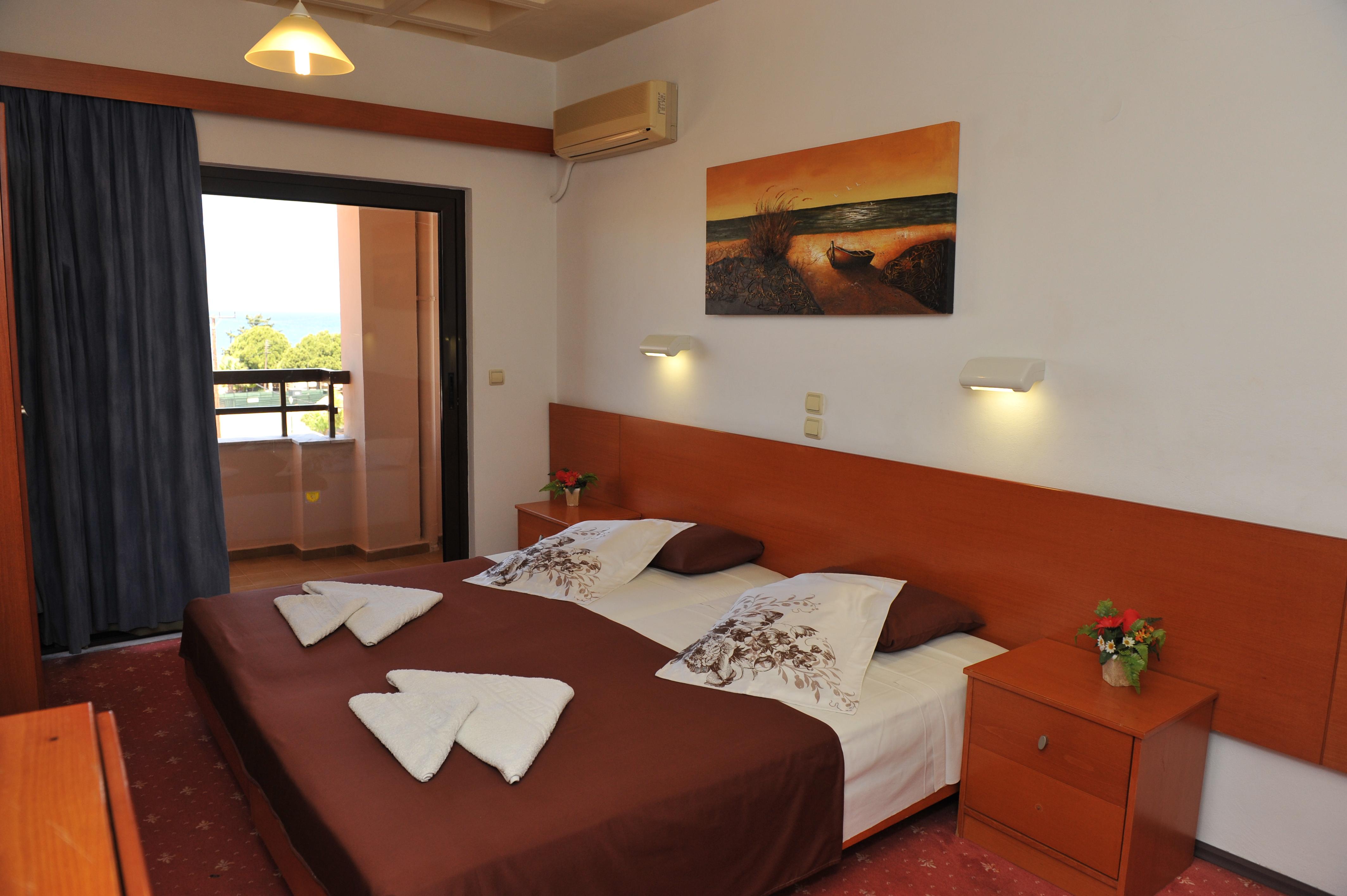 Heleni Beach Hotel Ialisos Exterior foto