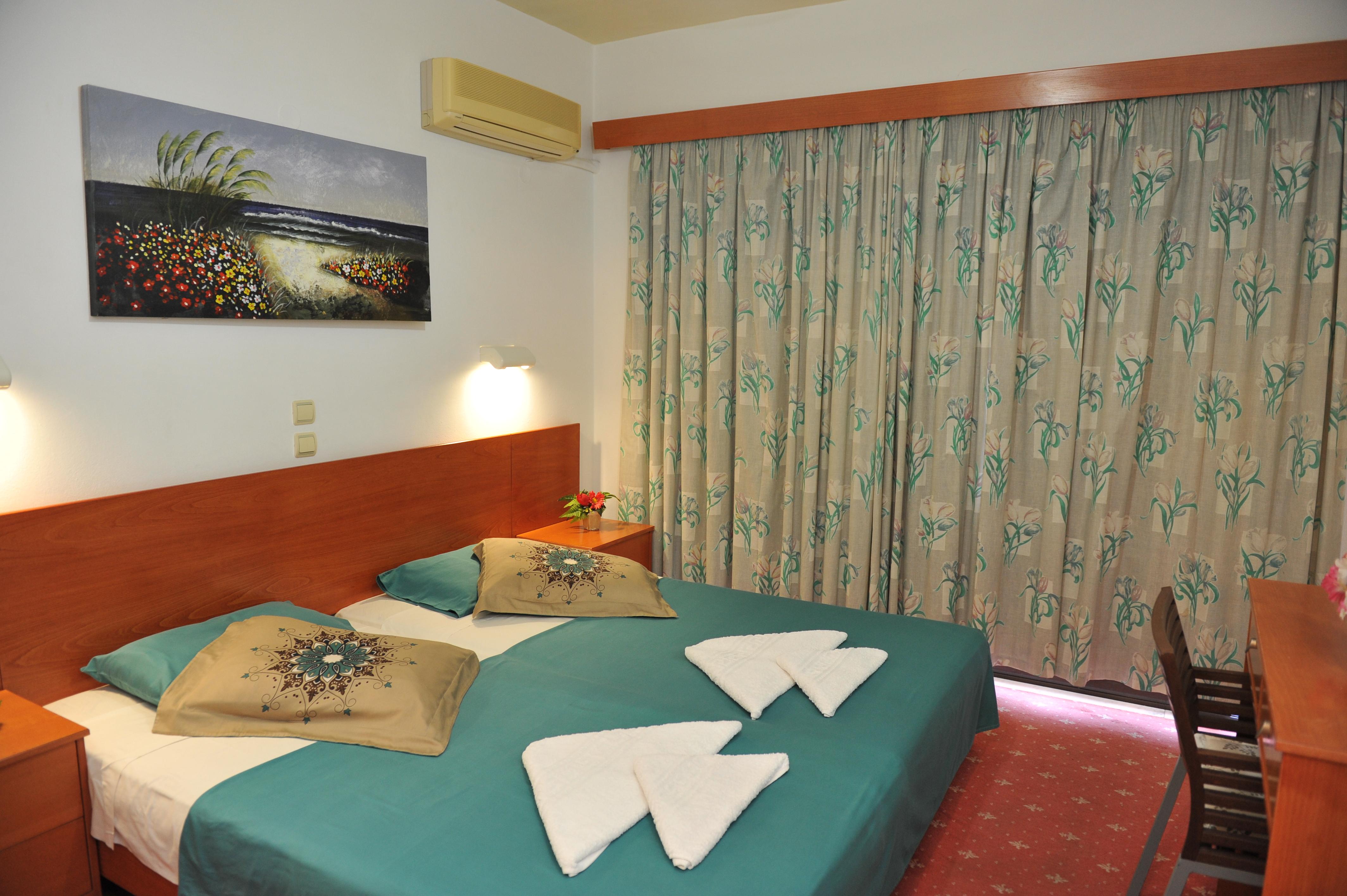 Heleni Beach Hotel Ialisos Exterior foto
