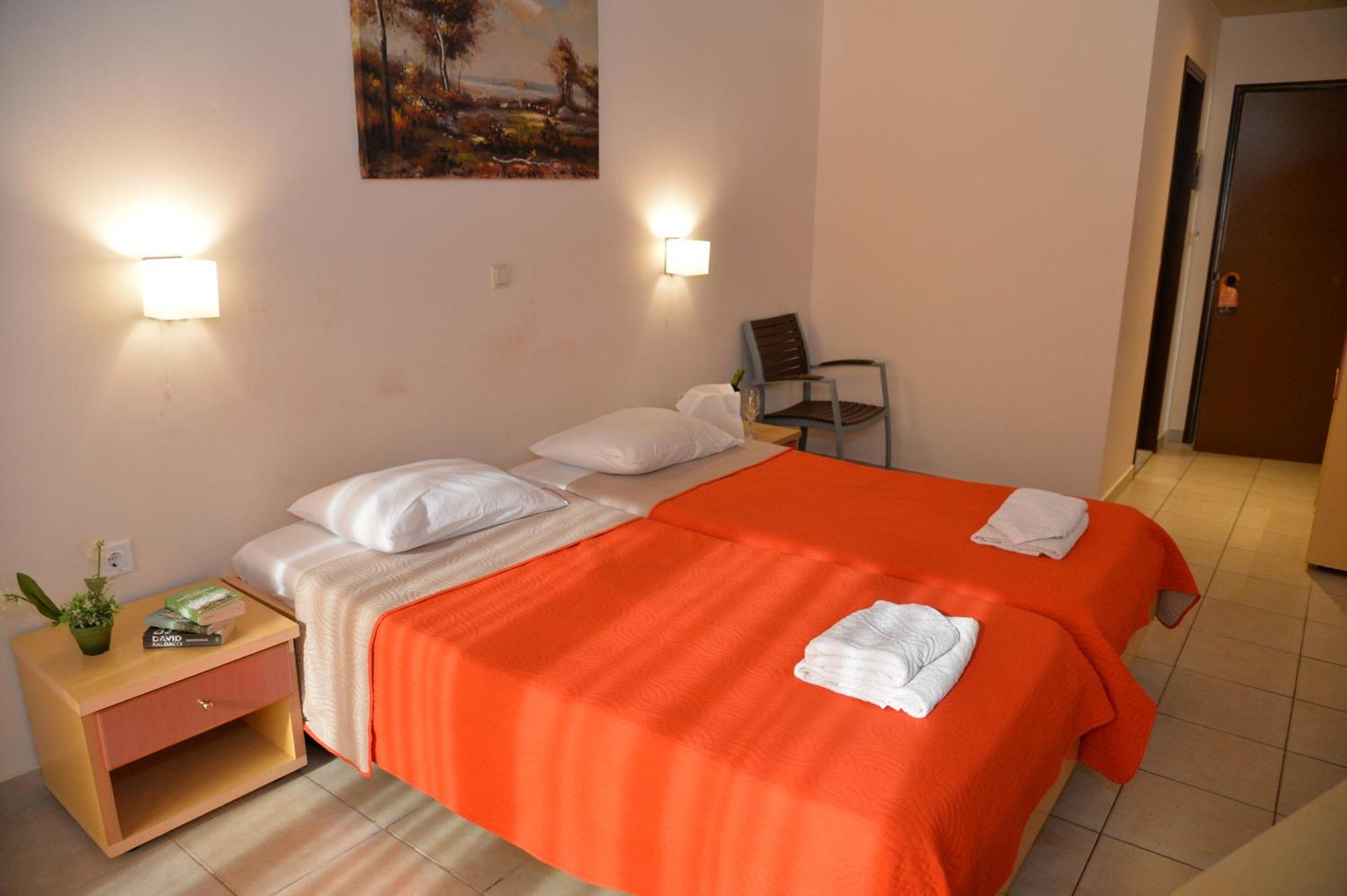 Heleni Beach Hotel Ialisos Habitación foto